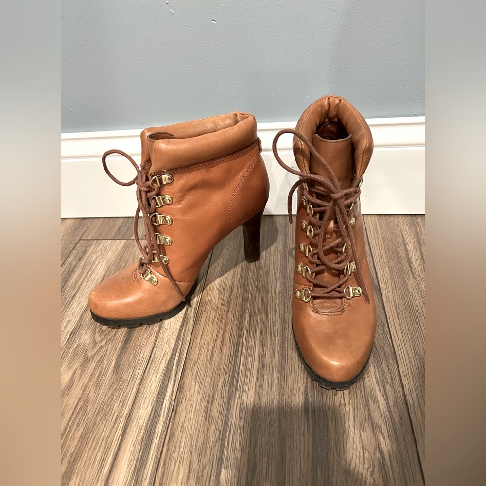 Ralph Lauren Darby Lace Up Leather Boots - Size 7